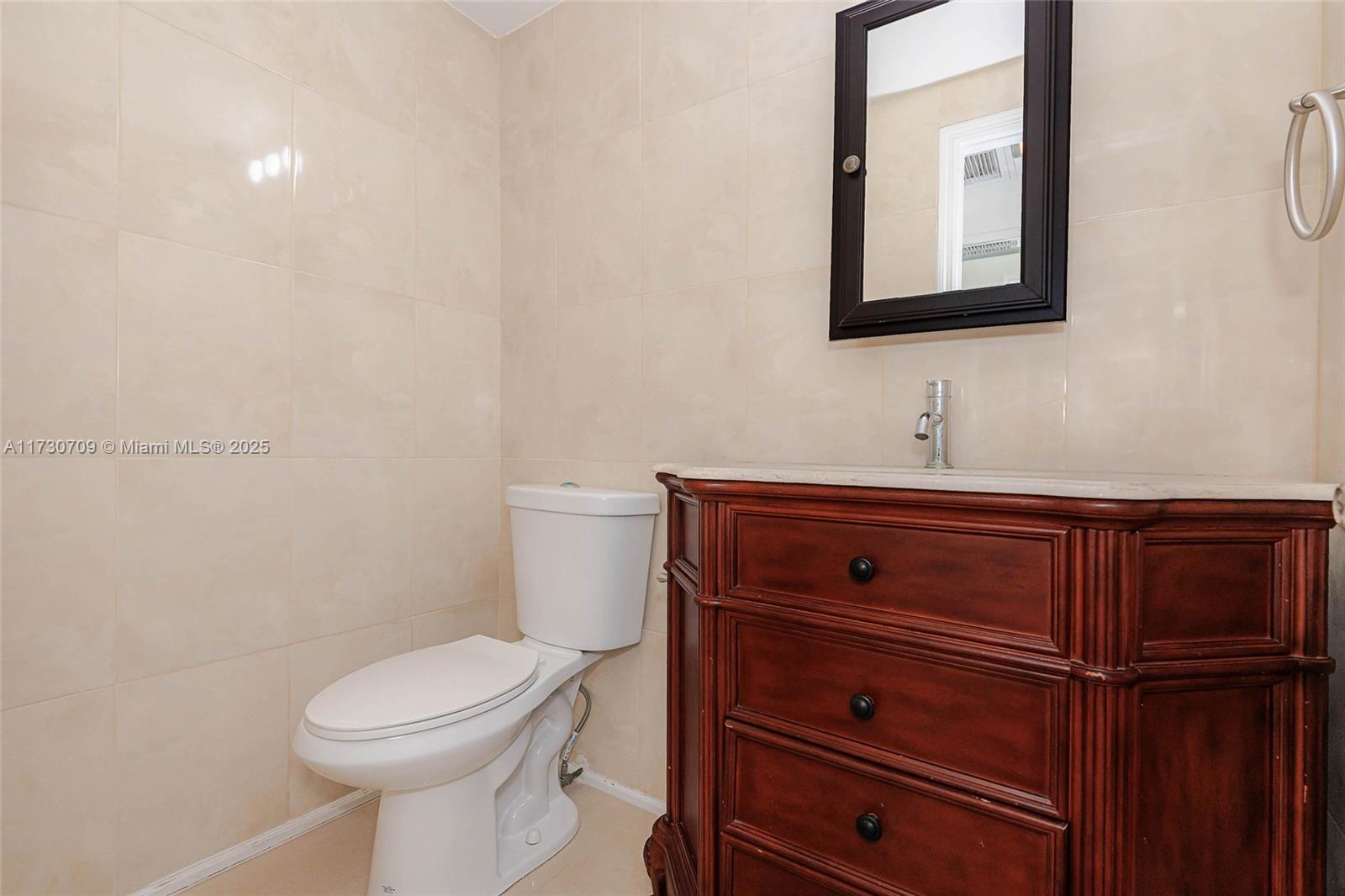 ALEXANDER TOWERS CONDO - Residential