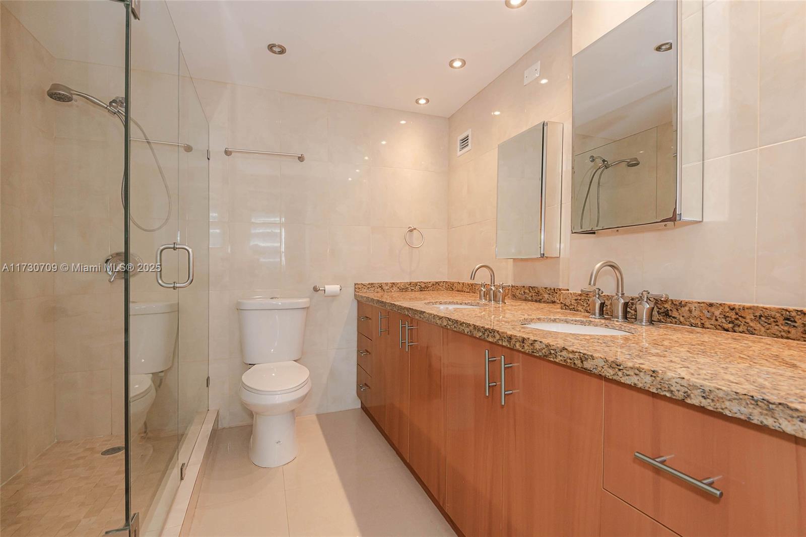 ALEXANDER TOWERS CONDO - Residential