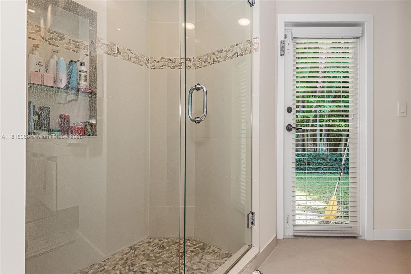 TROPICAL ISLE HOMES SUB 4 - Residential Lease