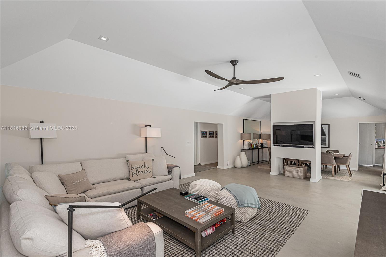 TROPICAL ISLE HOMES SUB 4 - Residential Lease