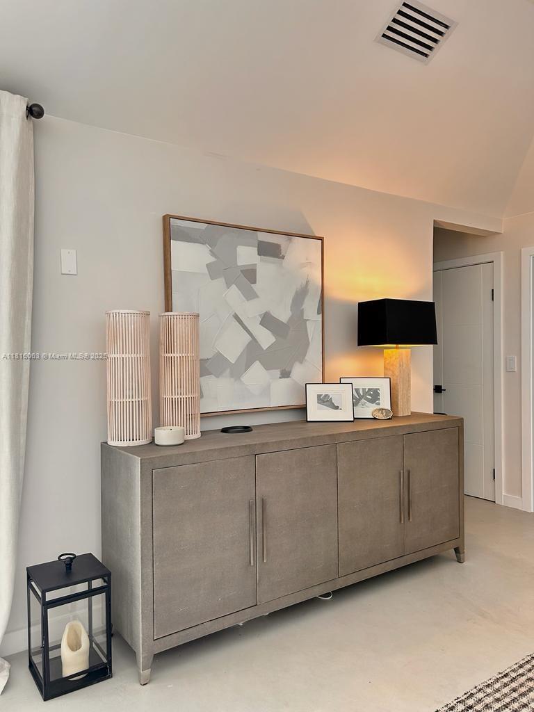 TROPICAL ISLE HOMES SUB 4 - Residential Lease