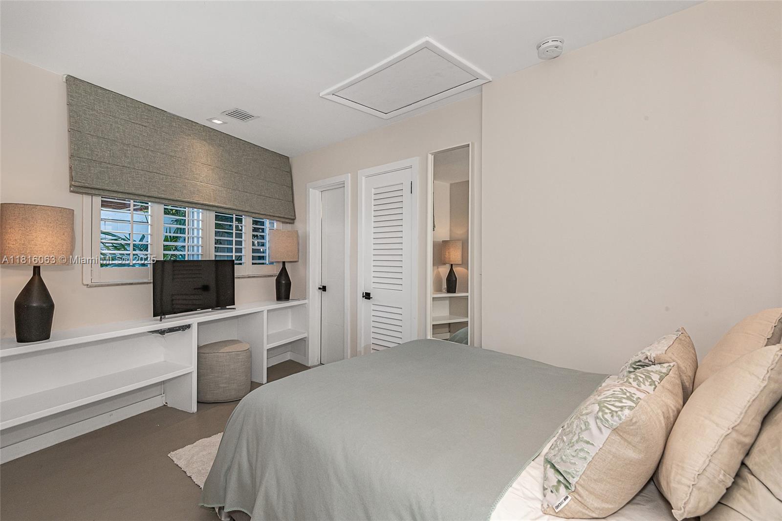 TROPICAL ISLE HOMES SUB 4 - Residential Lease