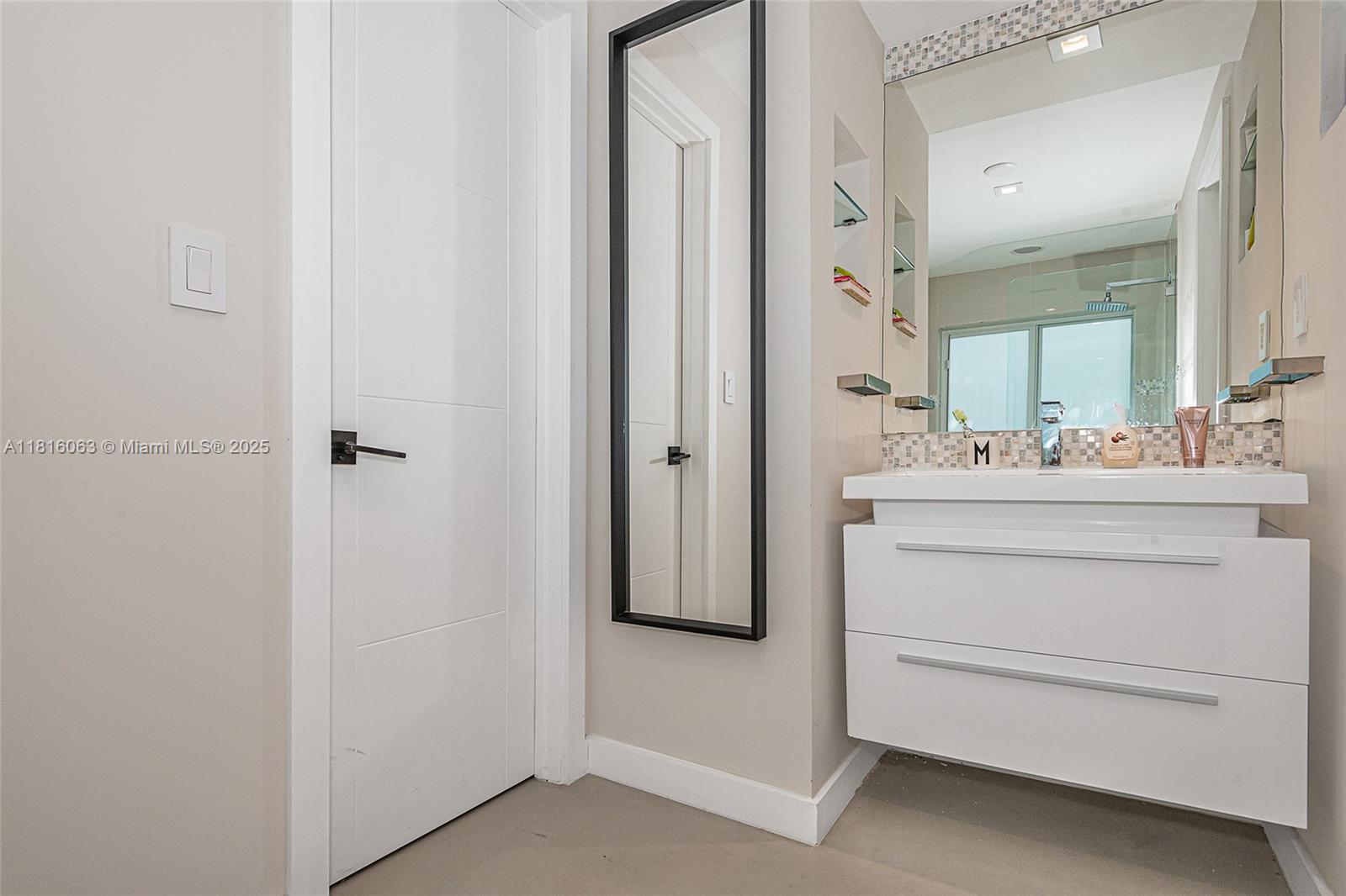 TROPICAL ISLE HOMES SUB 4 - Residential Lease