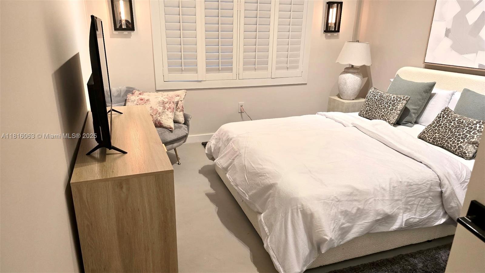 TROPICAL ISLE HOMES SUB 4 - Residential Lease