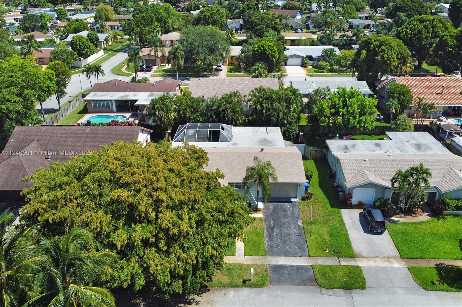 PEMBROKE LAKES SEC 6 - Residential