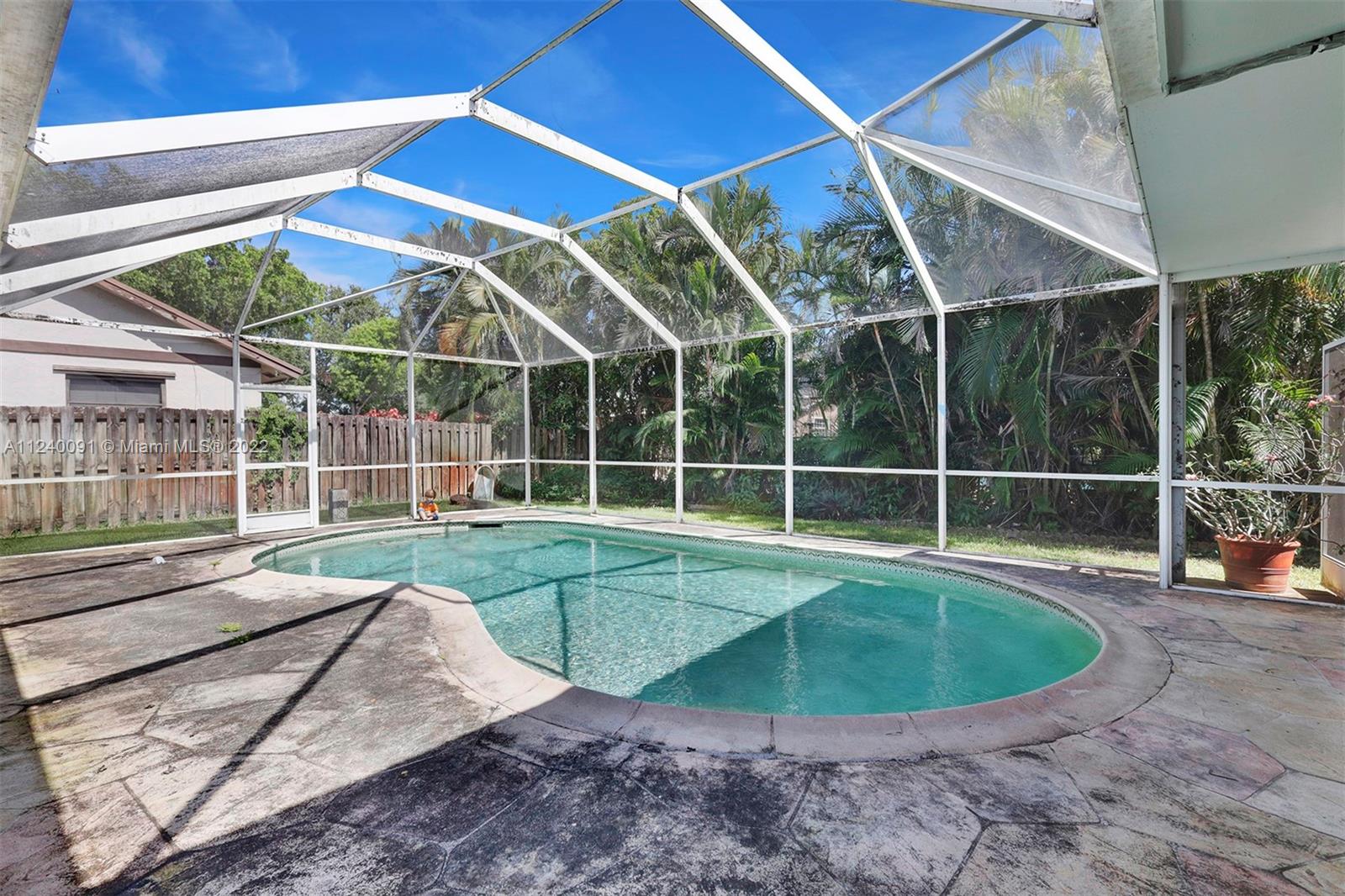 PEMBROKE LAKES SEC 6 - Residential