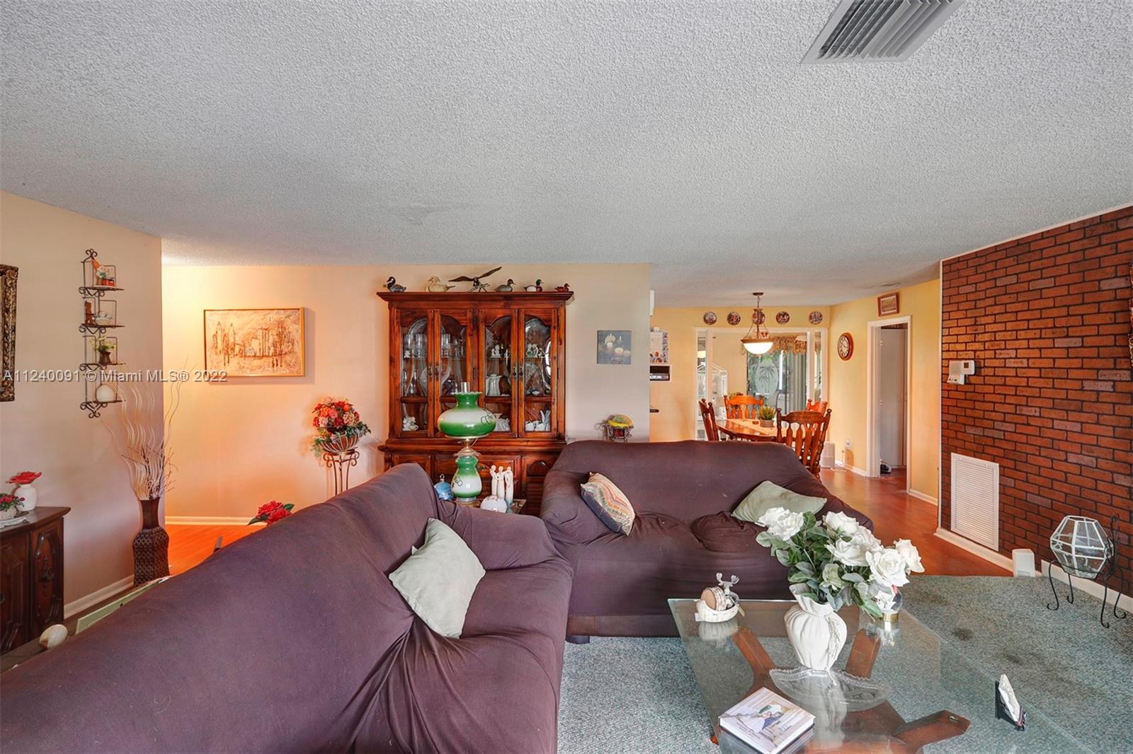 PEMBROKE LAKES SEC 6 - Residential