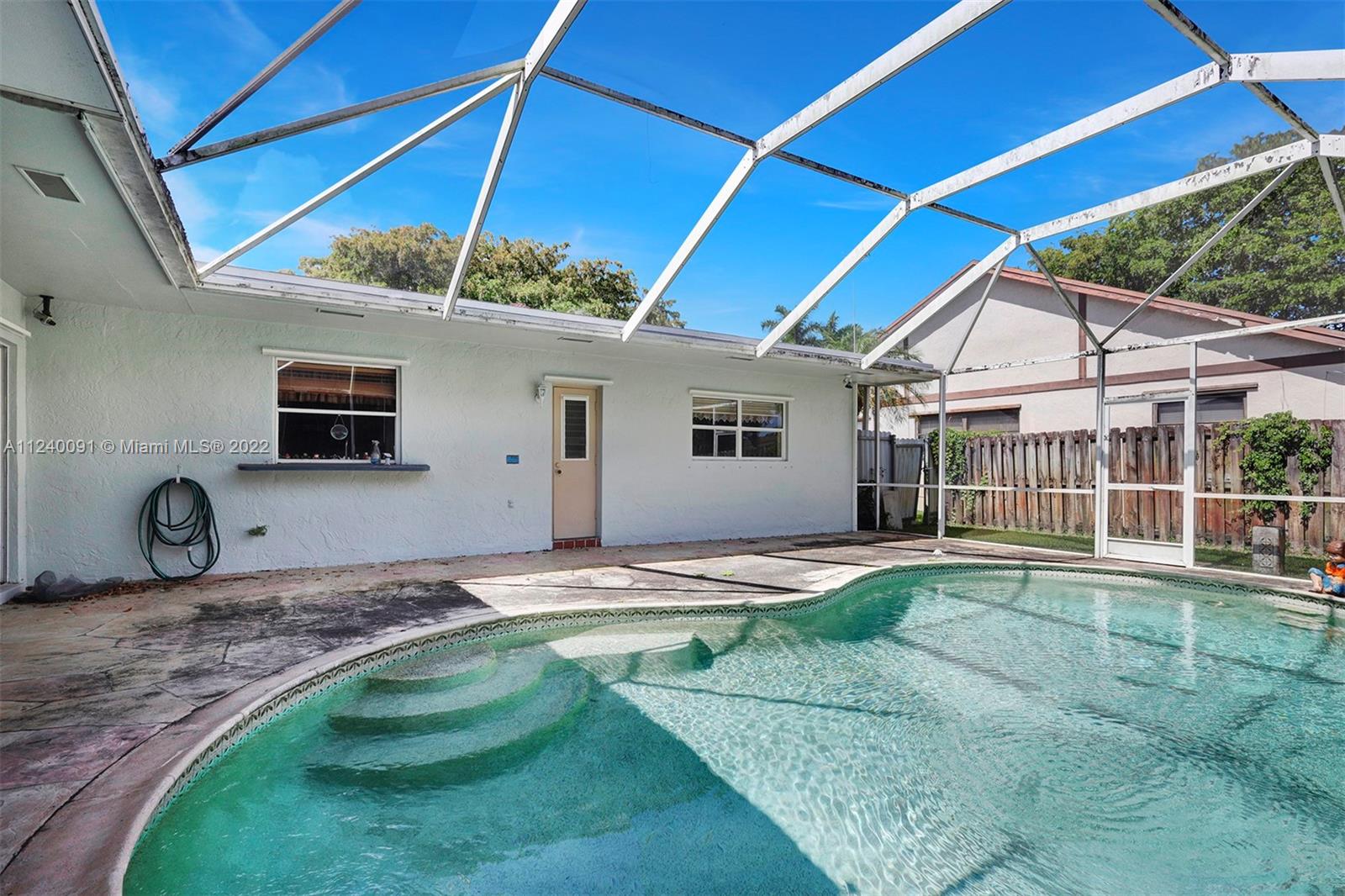 PEMBROKE LAKES SEC 6 - Residential