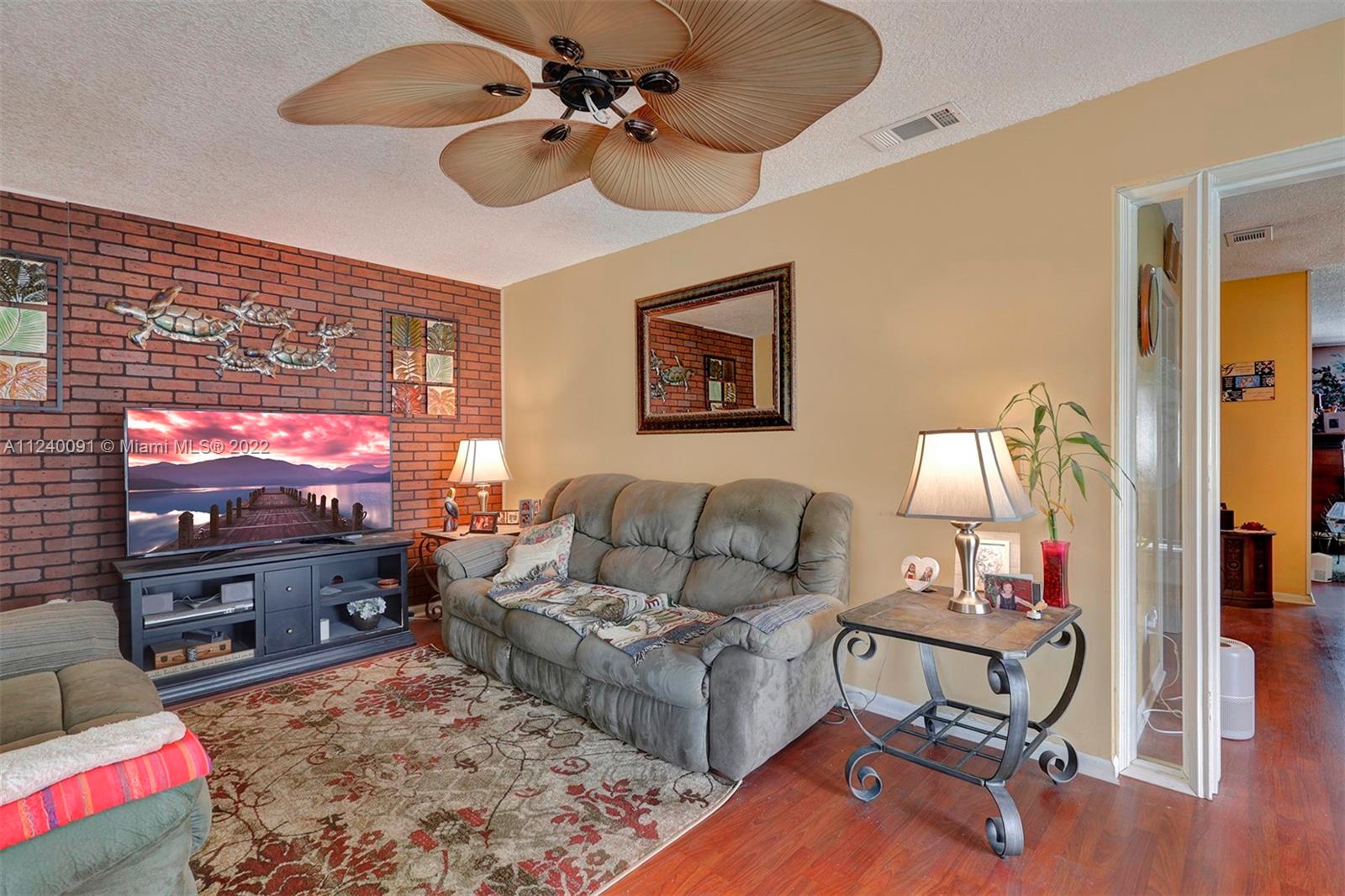 PEMBROKE LAKES SEC 6 - Residential