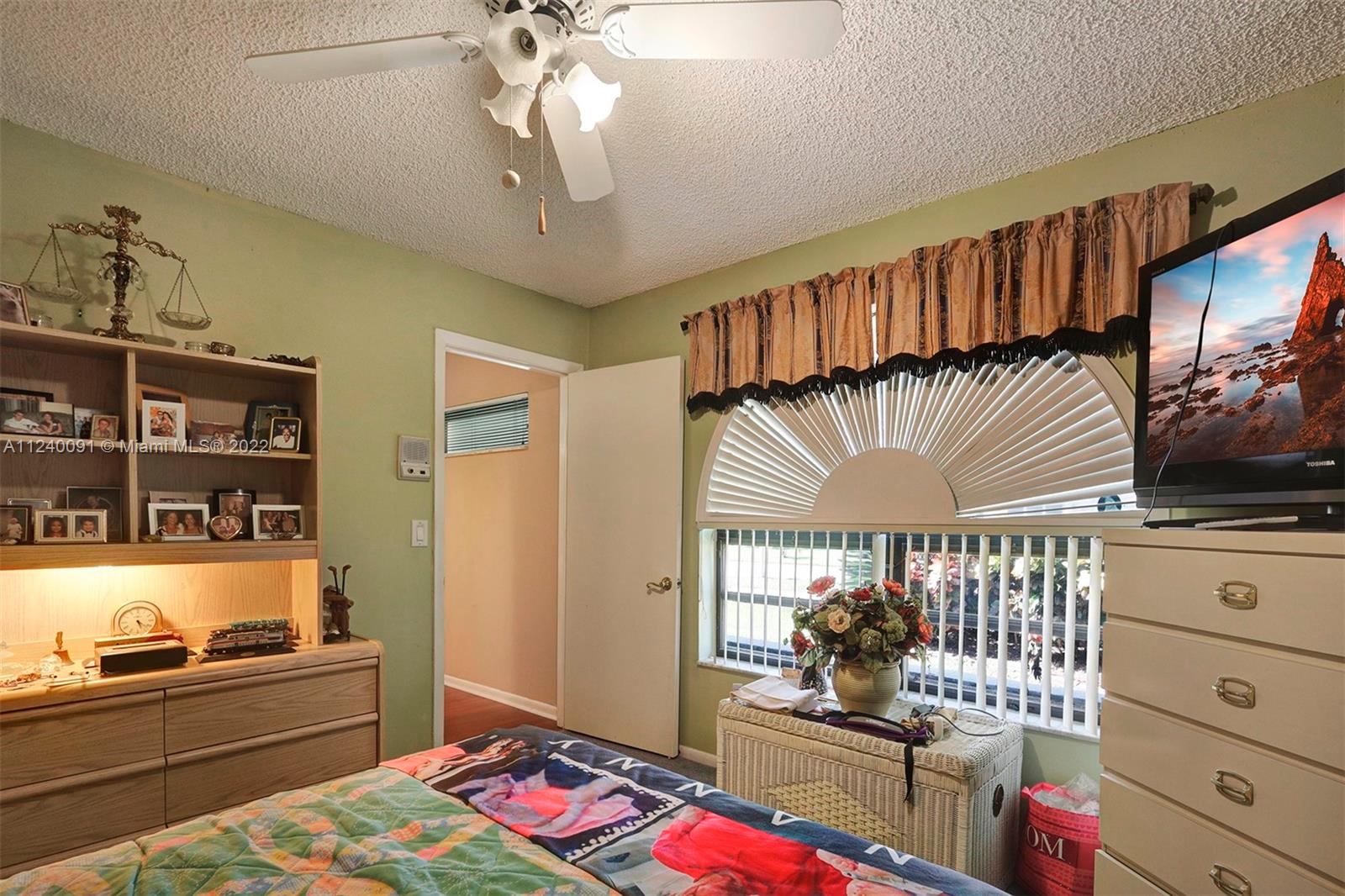 PEMBROKE LAKES SEC 6 - Residential