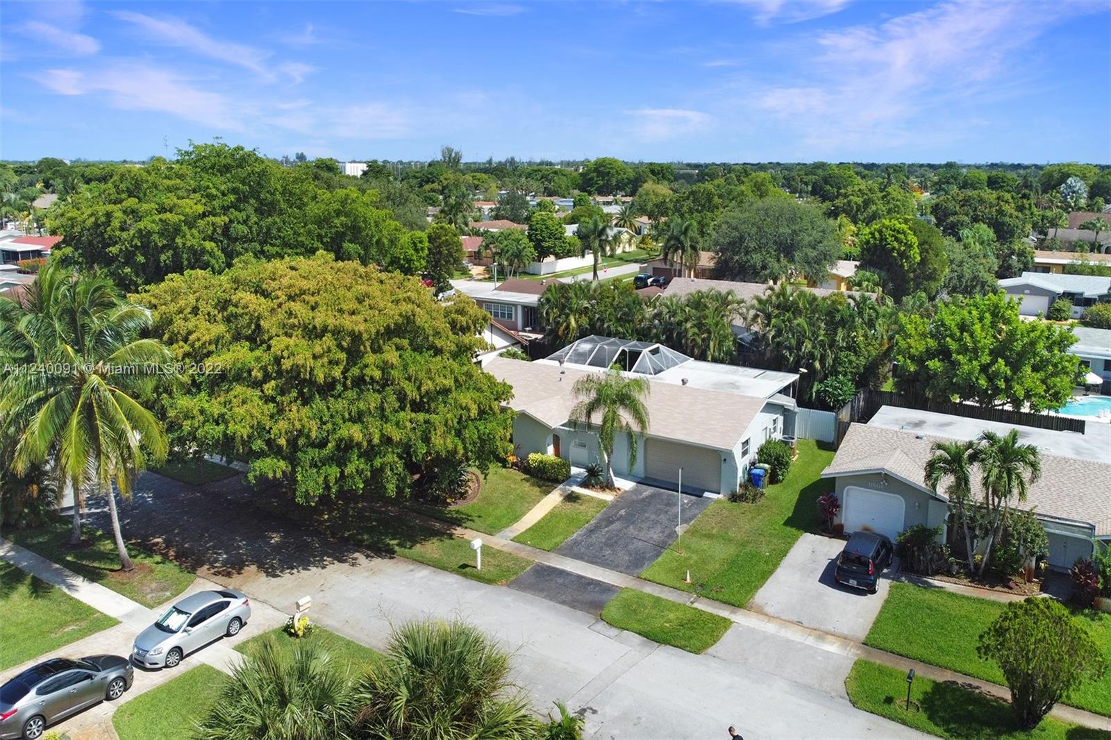 PEMBROKE LAKES SEC 6 - Residential