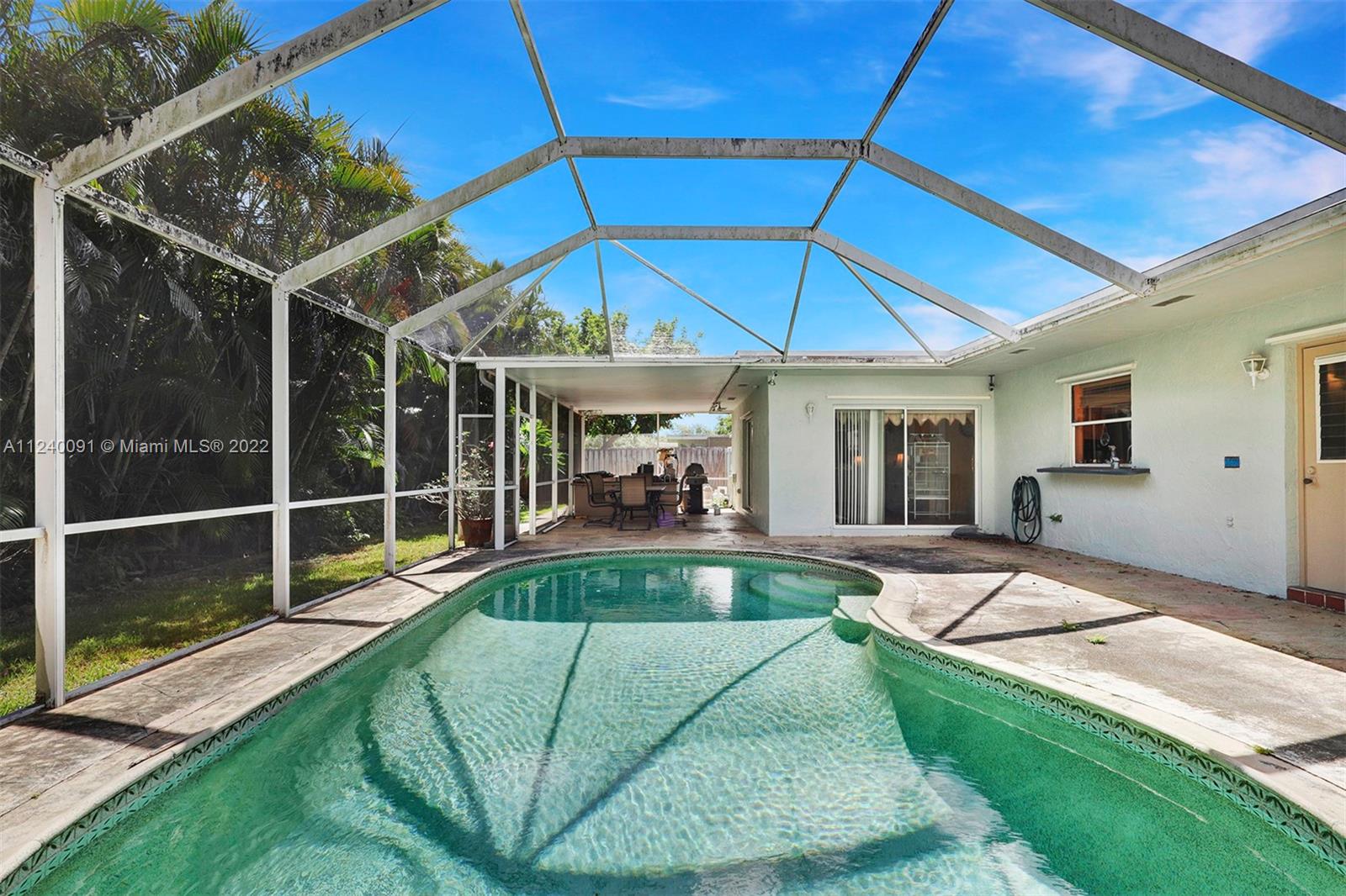 PEMBROKE LAKES SEC 6 - Residential