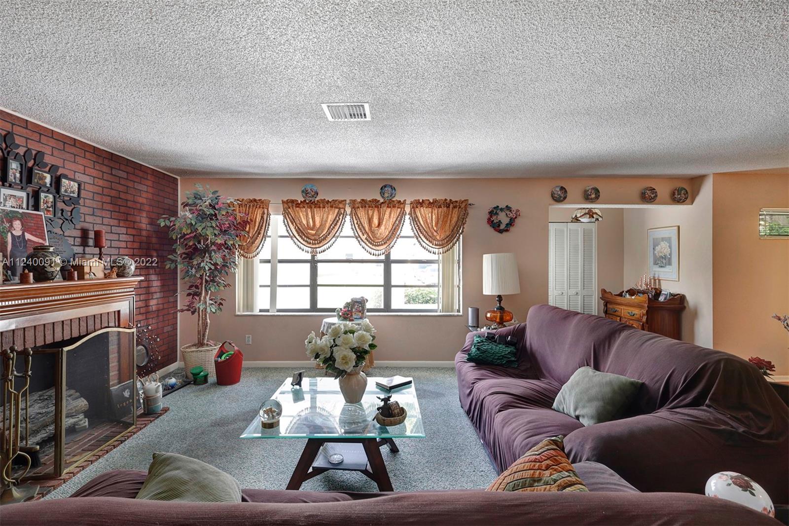 PEMBROKE LAKES SEC 6 - Residential