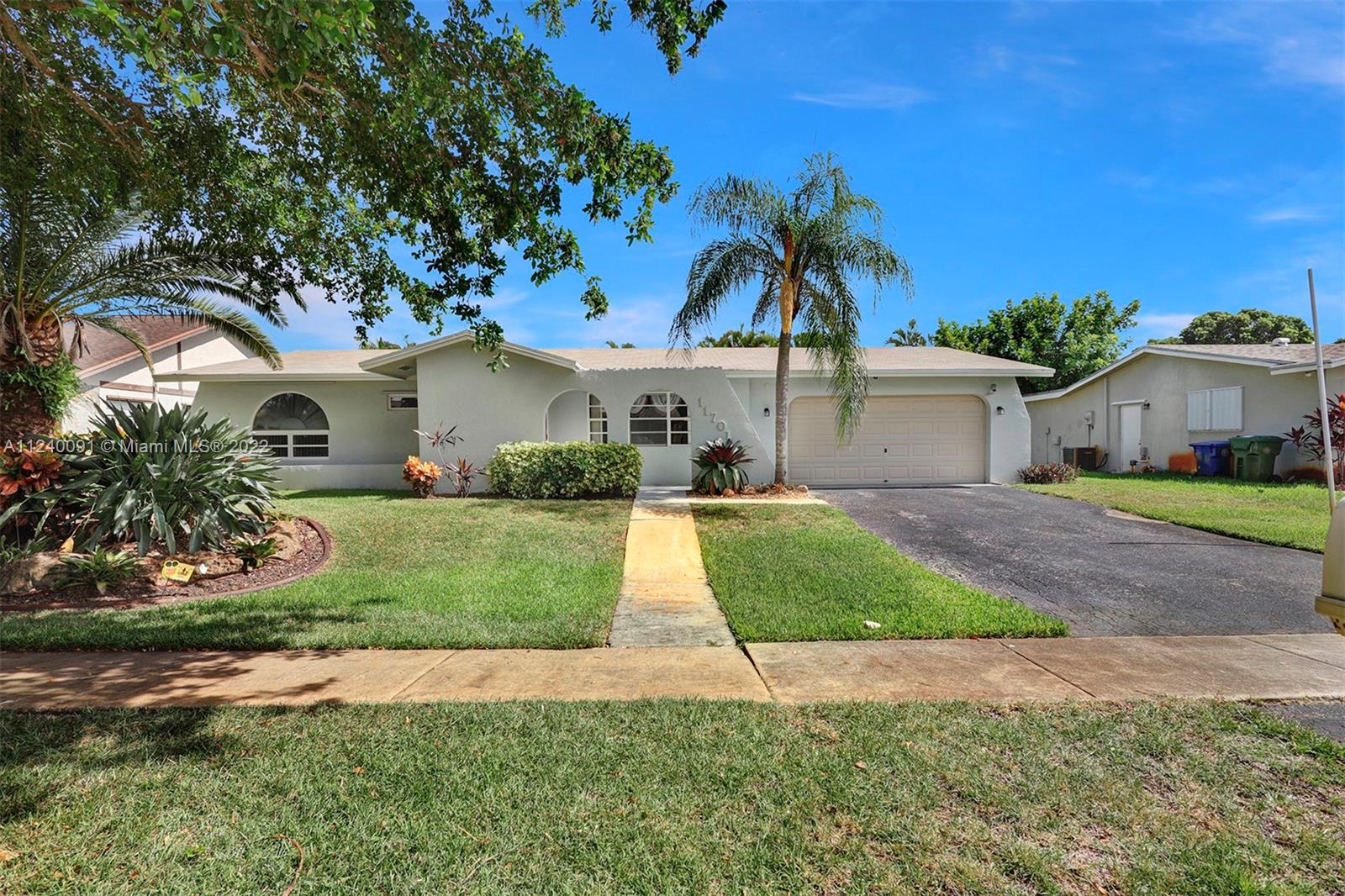 PEMBROKE LAKES SEC 6 - Residential