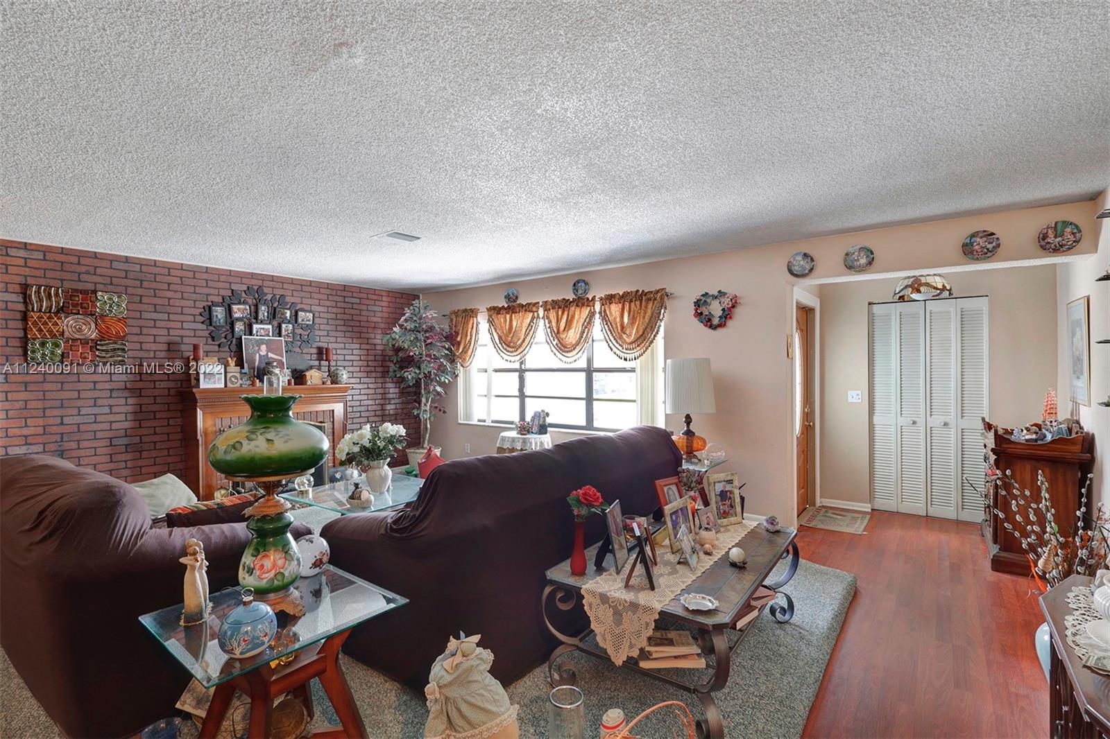 PEMBROKE LAKES SEC 6 - Residential