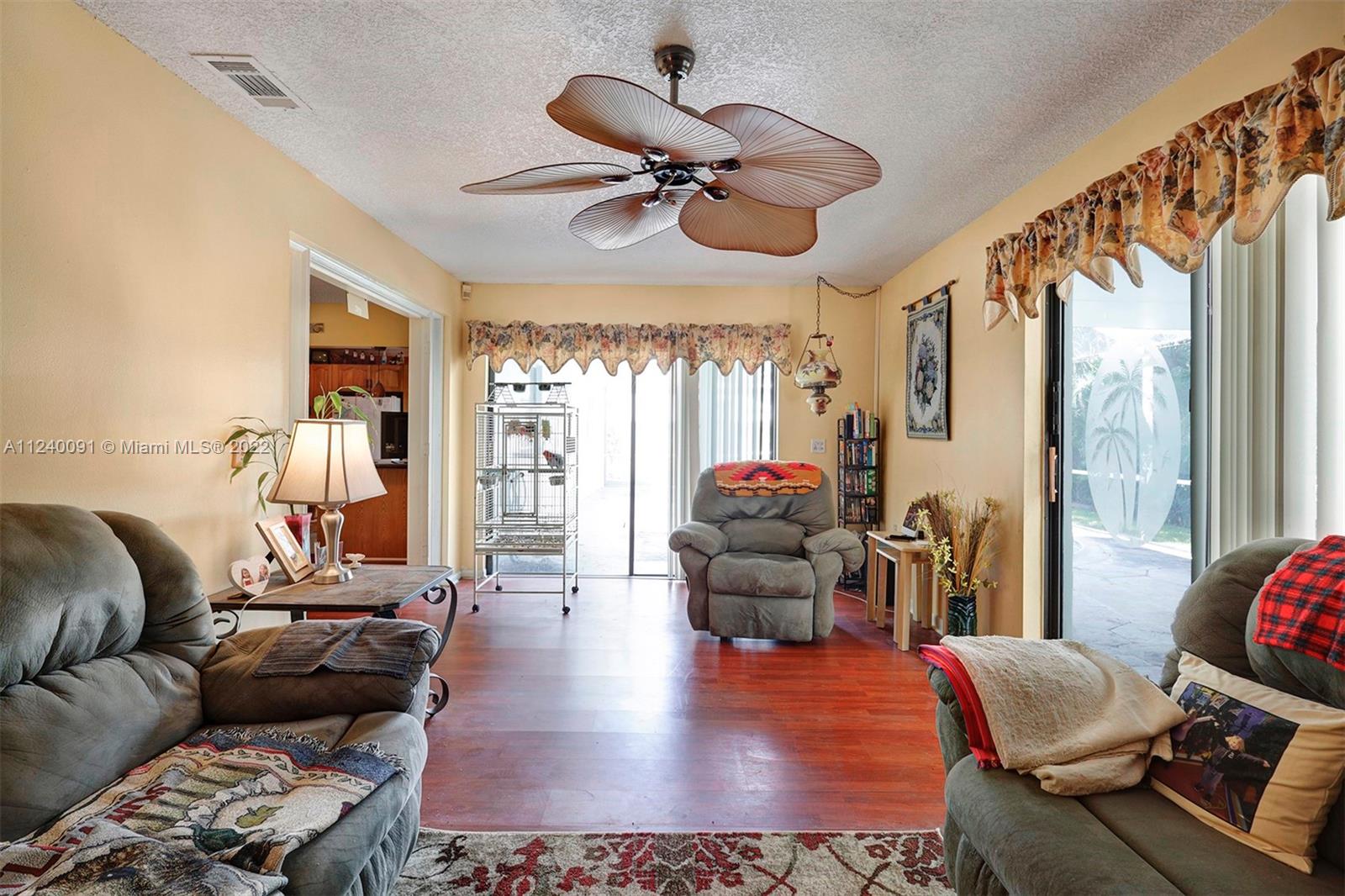 PEMBROKE LAKES SEC 6 - Residential