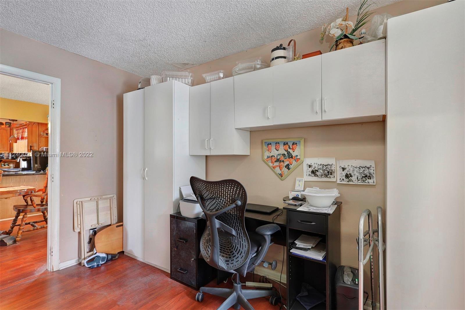 PEMBROKE LAKES SEC 6 - Residential