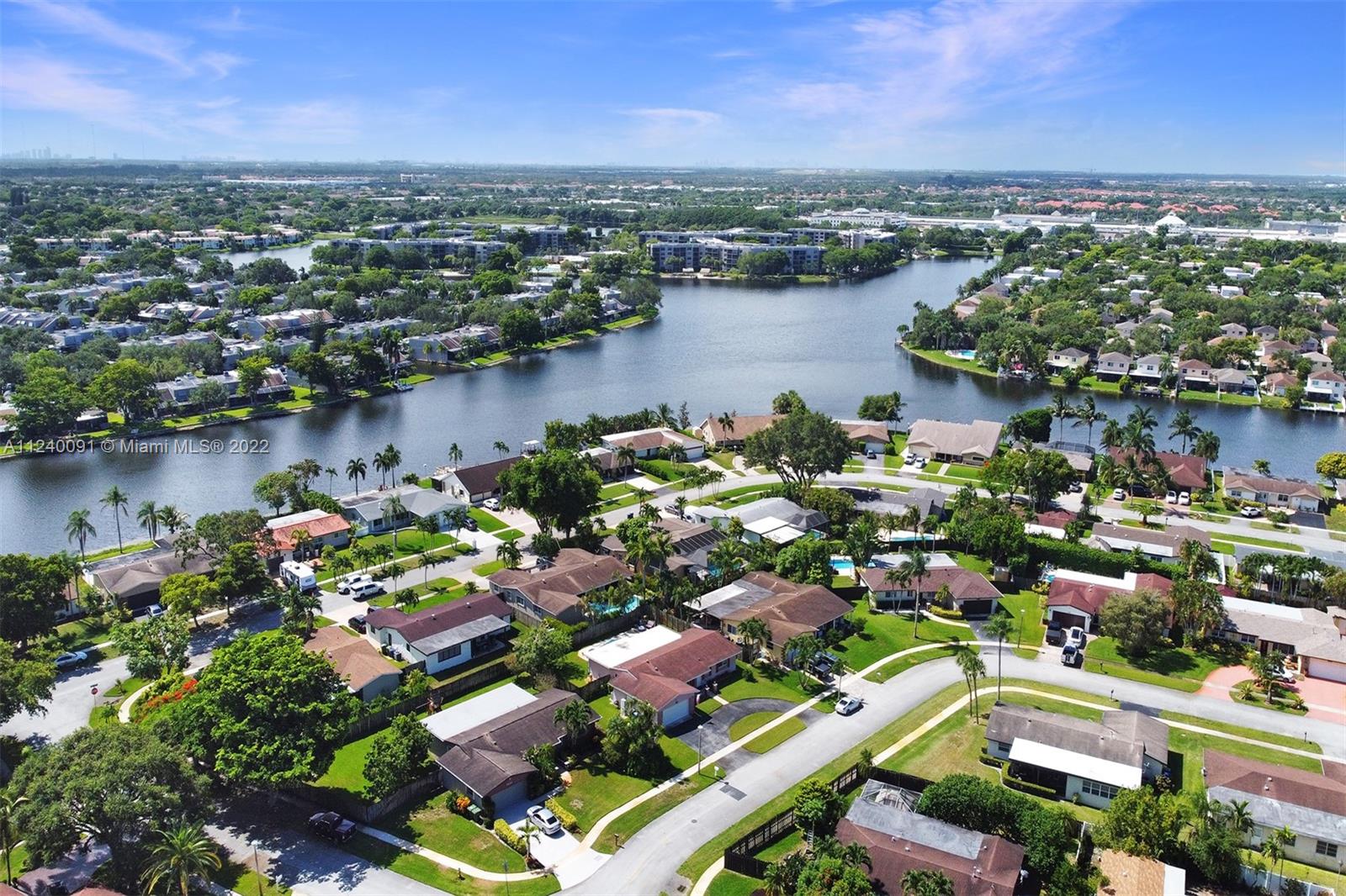 PEMBROKE LAKES SEC 6 - Residential