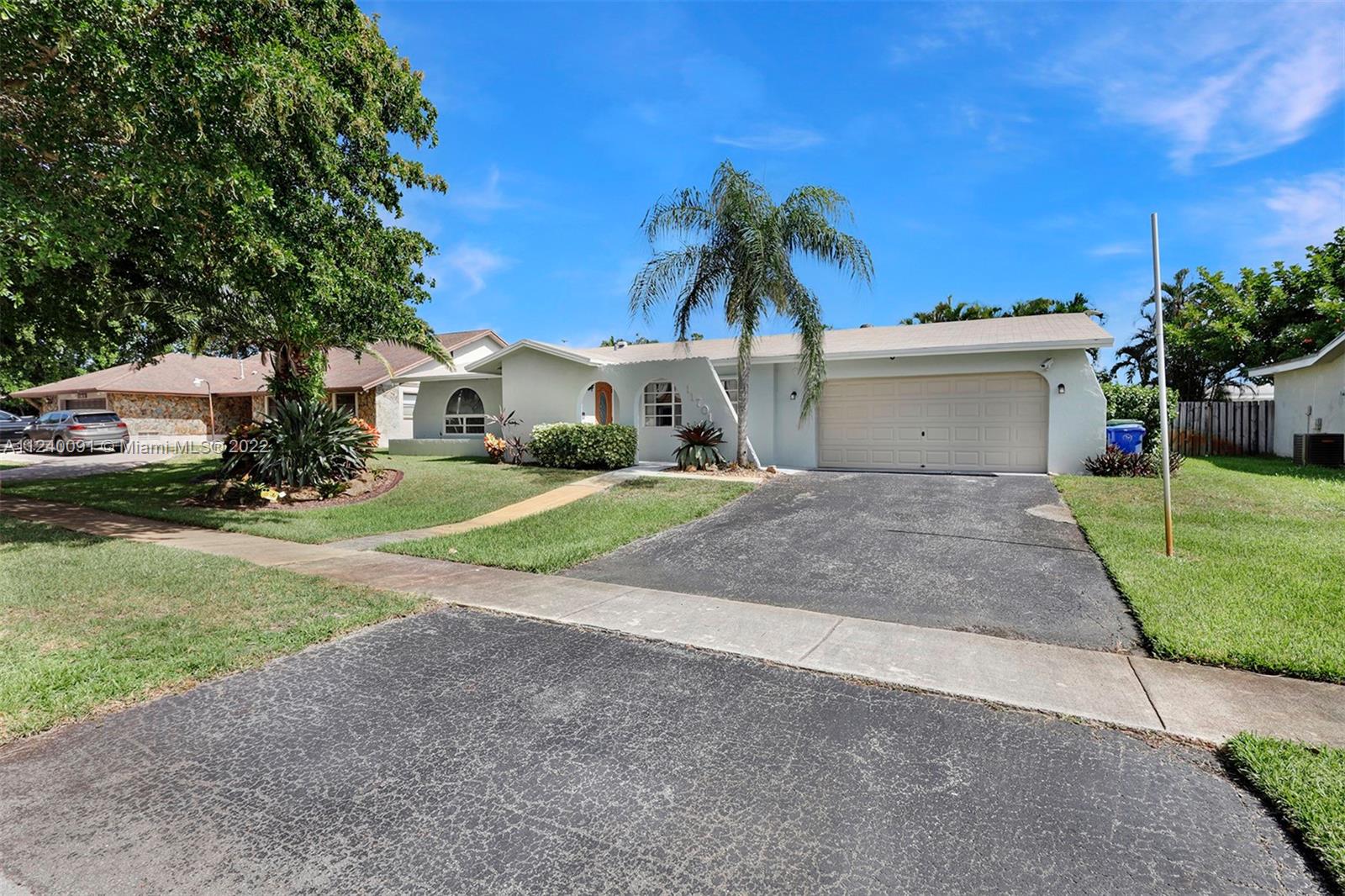 PEMBROKE LAKES SEC 6 - Residential