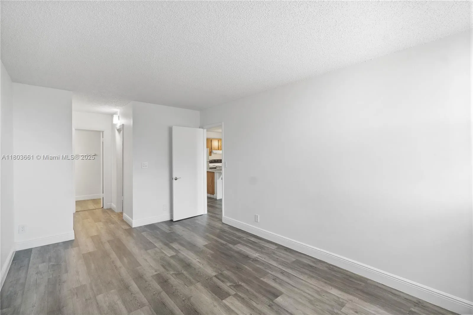 Coral Springs, Florida 33065, United States, 1 Bedroom Bedrooms, ,1 BathroomBathrooms,Residential,Active,131159