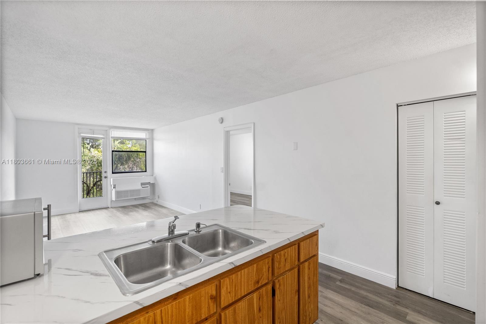 CORAL SPRINGS TOWER CLUB - Residential Lease