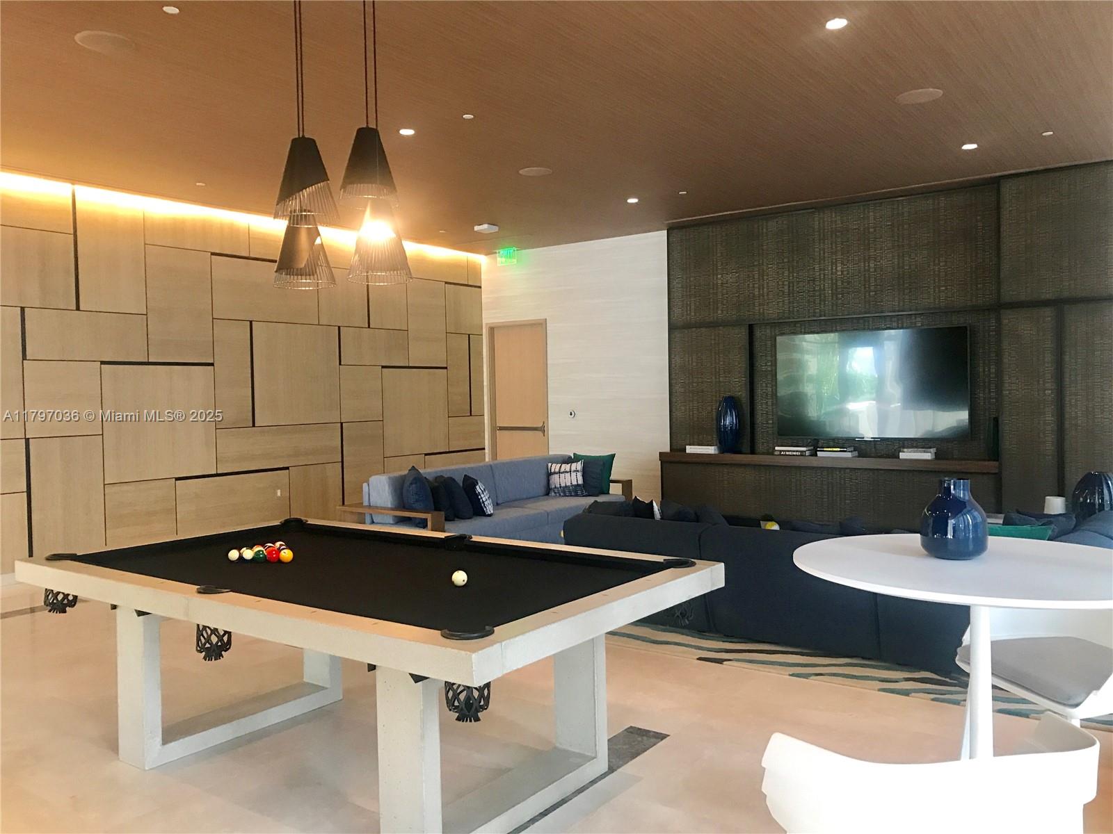 BRICKELL HEIGHTS EAST CON - Residential Lease