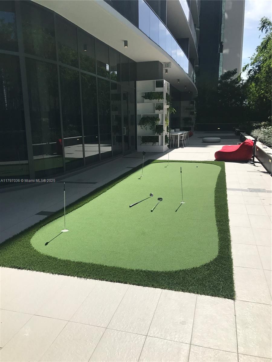 BRICKELL HEIGHTS EAST CON - Residential Lease