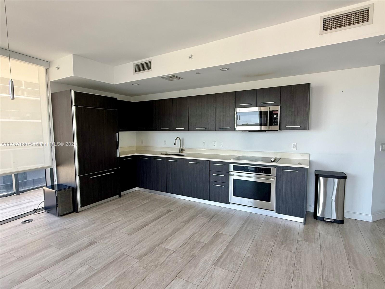 BRICKELL HEIGHTS EAST CON - Residential Lease