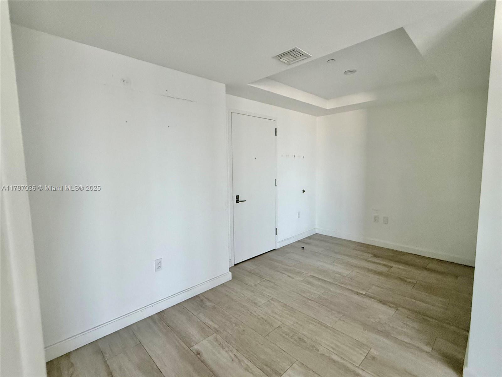 BRICKELL HEIGHTS EAST CON - Residential Lease