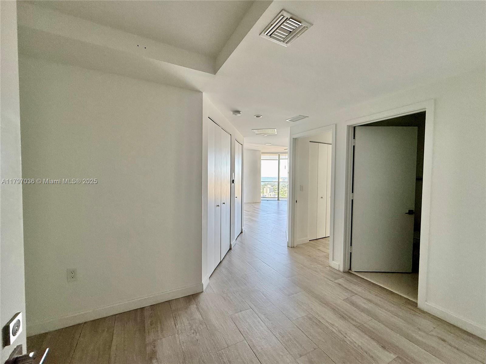 BRICKELL HEIGHTS EAST CON - Residential Lease