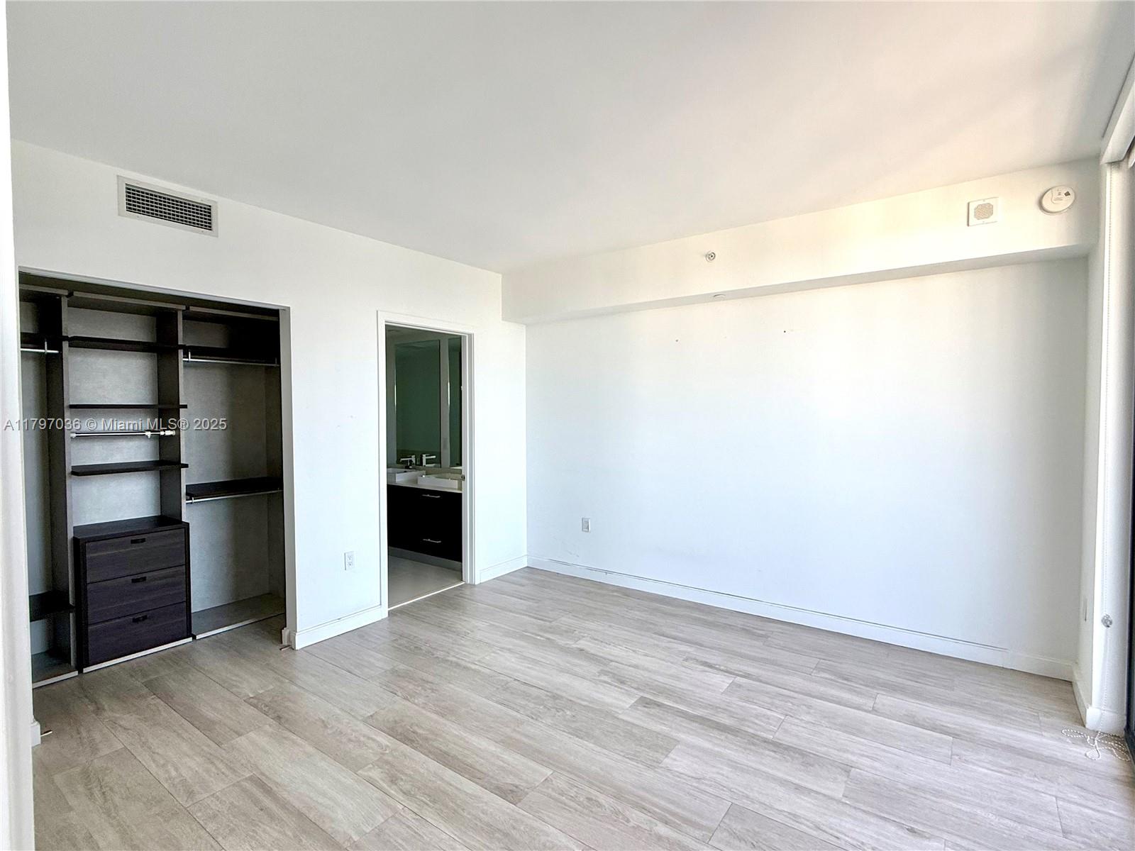 BRICKELL HEIGHTS EAST CON - Residential Lease