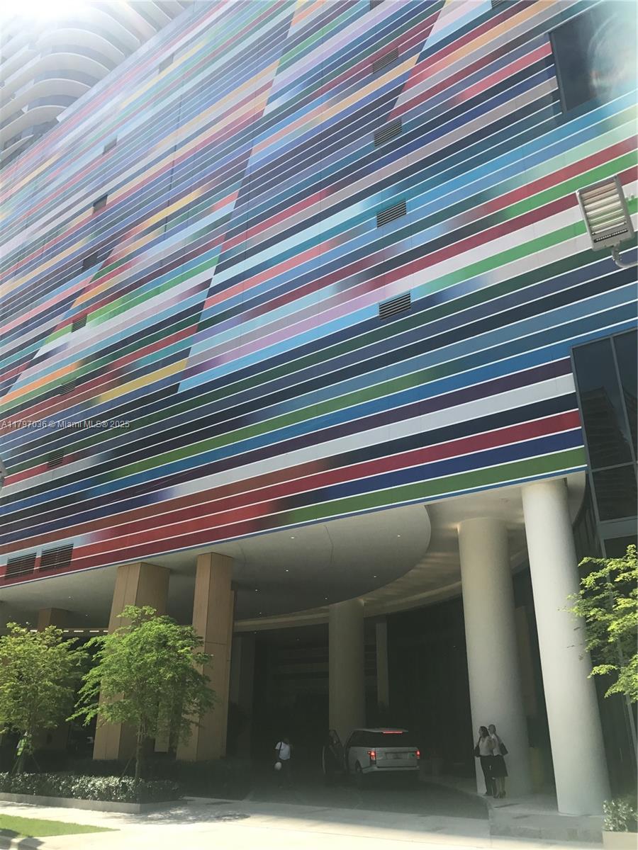 BRICKELL HEIGHTS EAST CON - Residential Lease