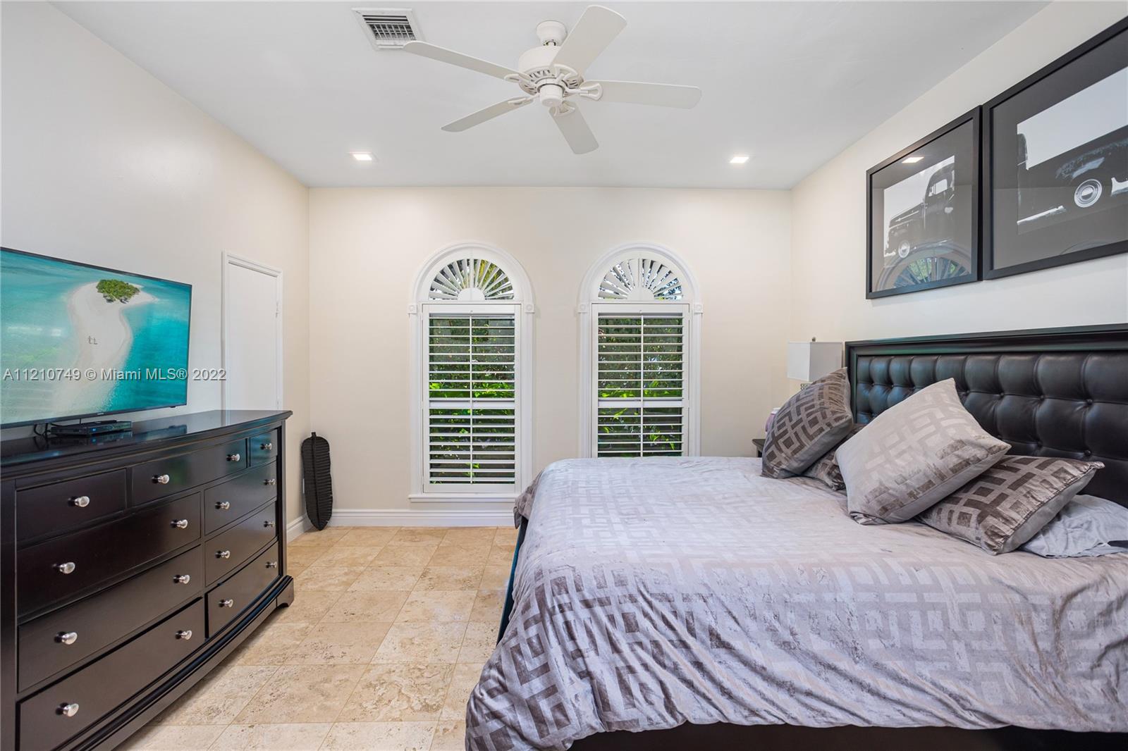 COLLINS ACRES - Residential