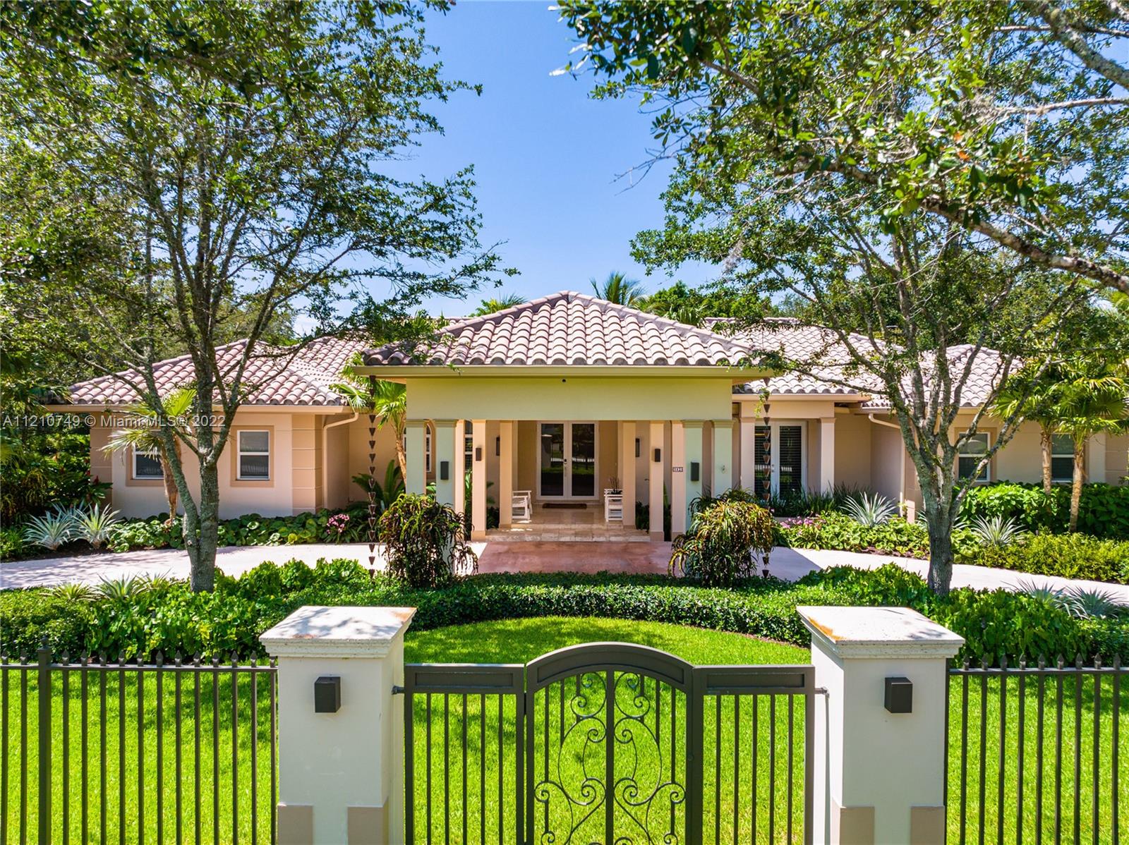 COLLINS ACRES - Residential