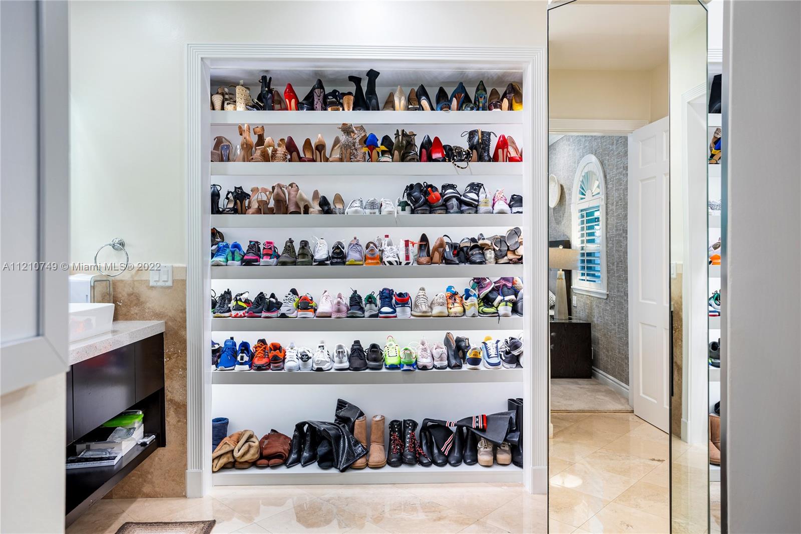 COLLINS ACRES - Residential