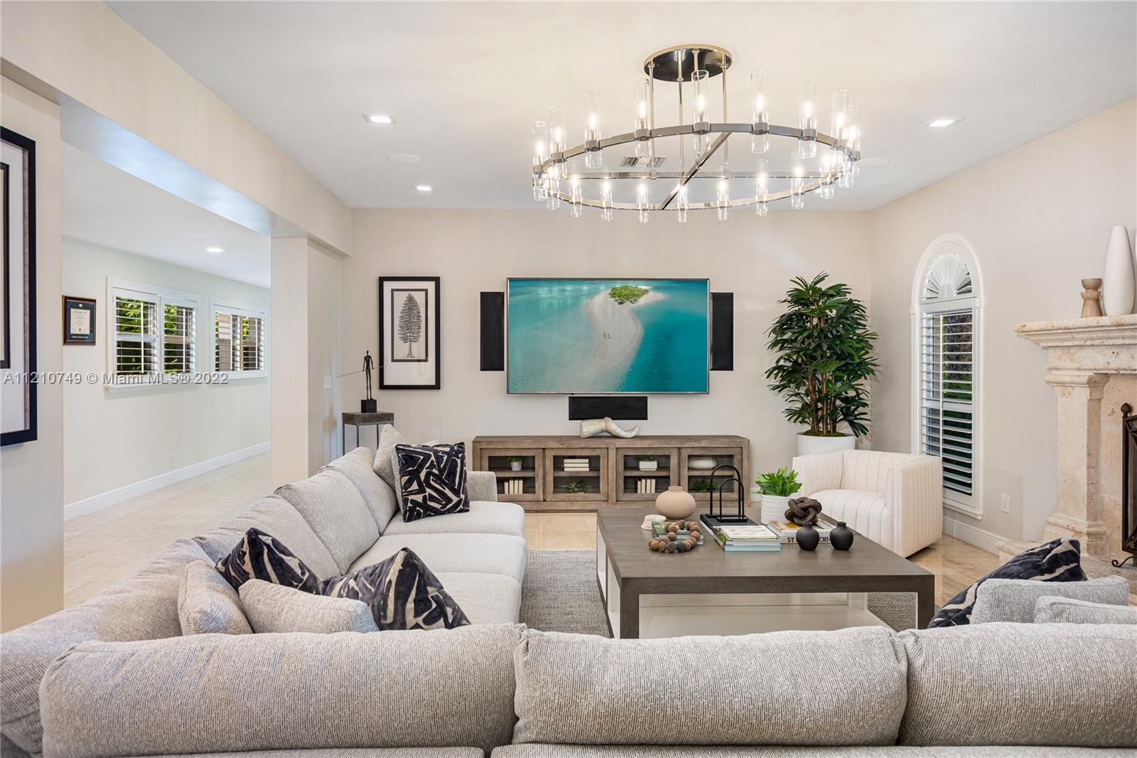 COLLINS ACRES - Residential