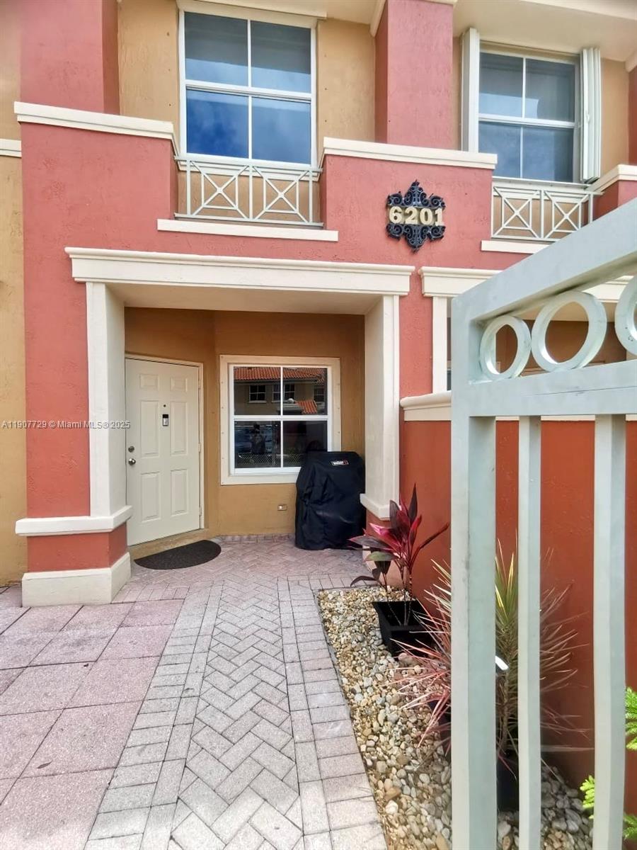 THE GATES AT DORAL ISLES - Residential