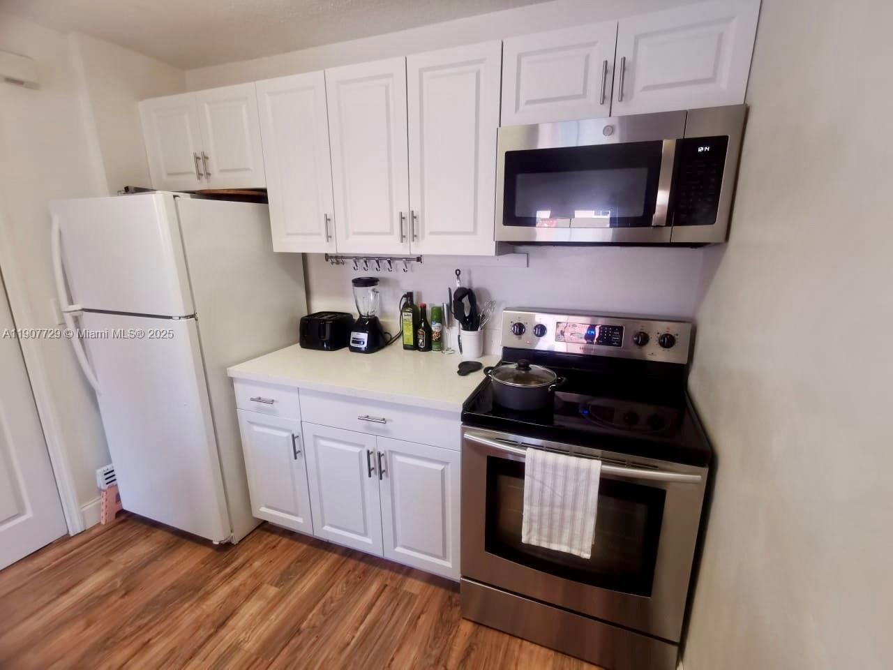 THE GATES AT DORAL ISLES - Residential