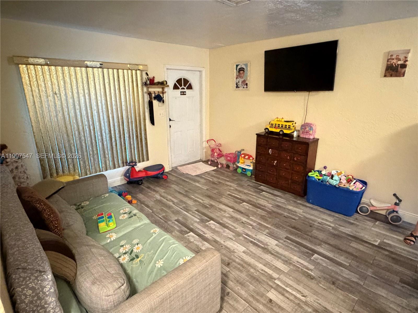 COLLEGE PARK - Residential