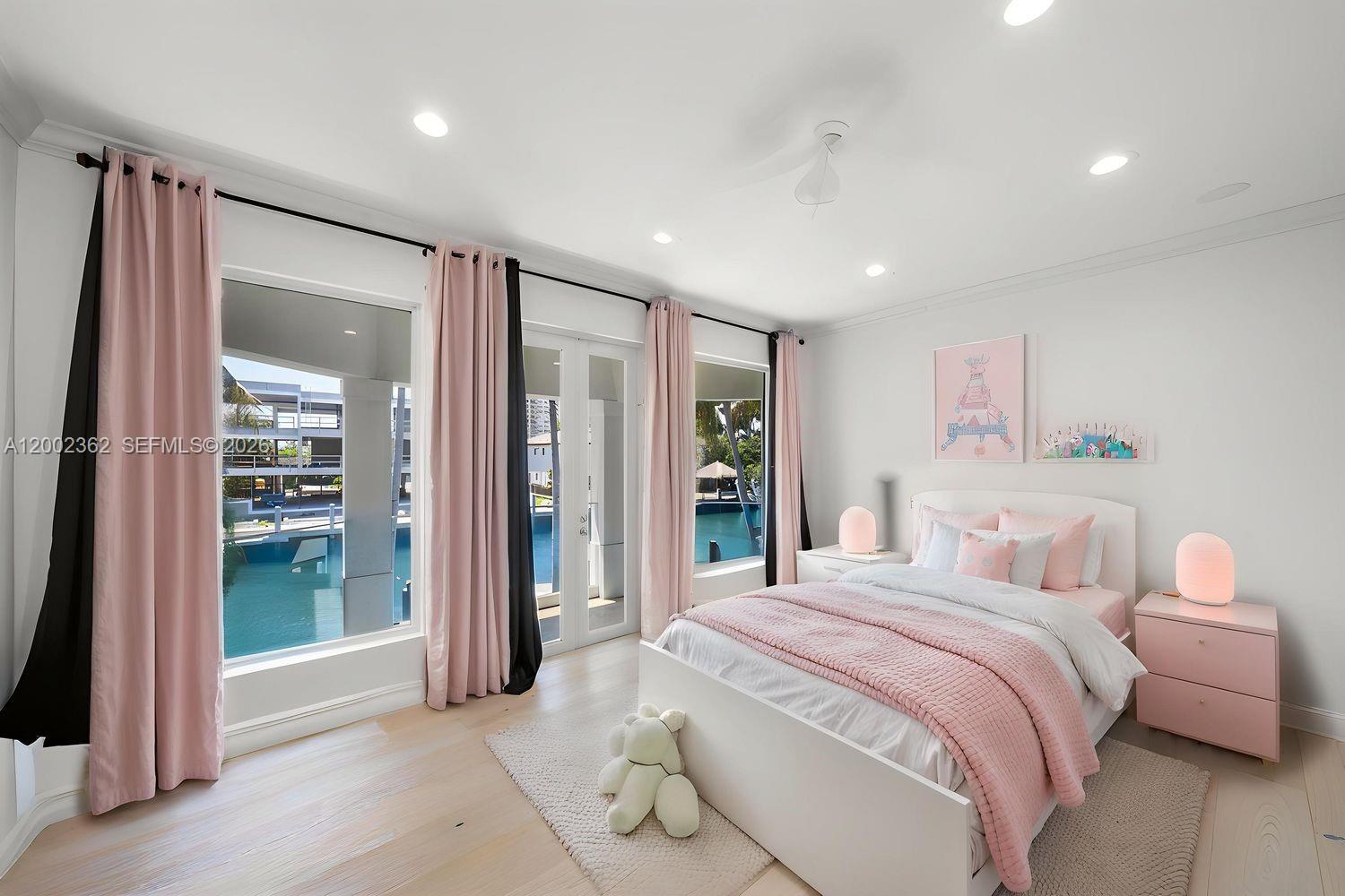 LAUDERDALE SHORES REAMEN - Residential