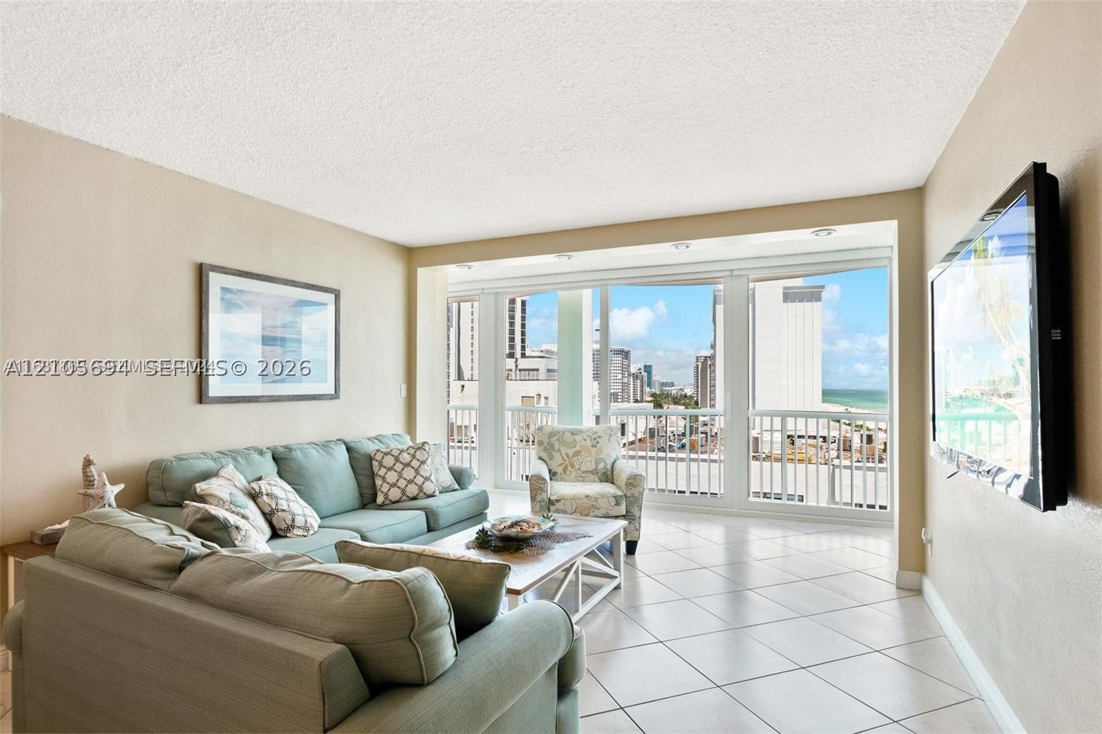 5401 Collins Ave 807