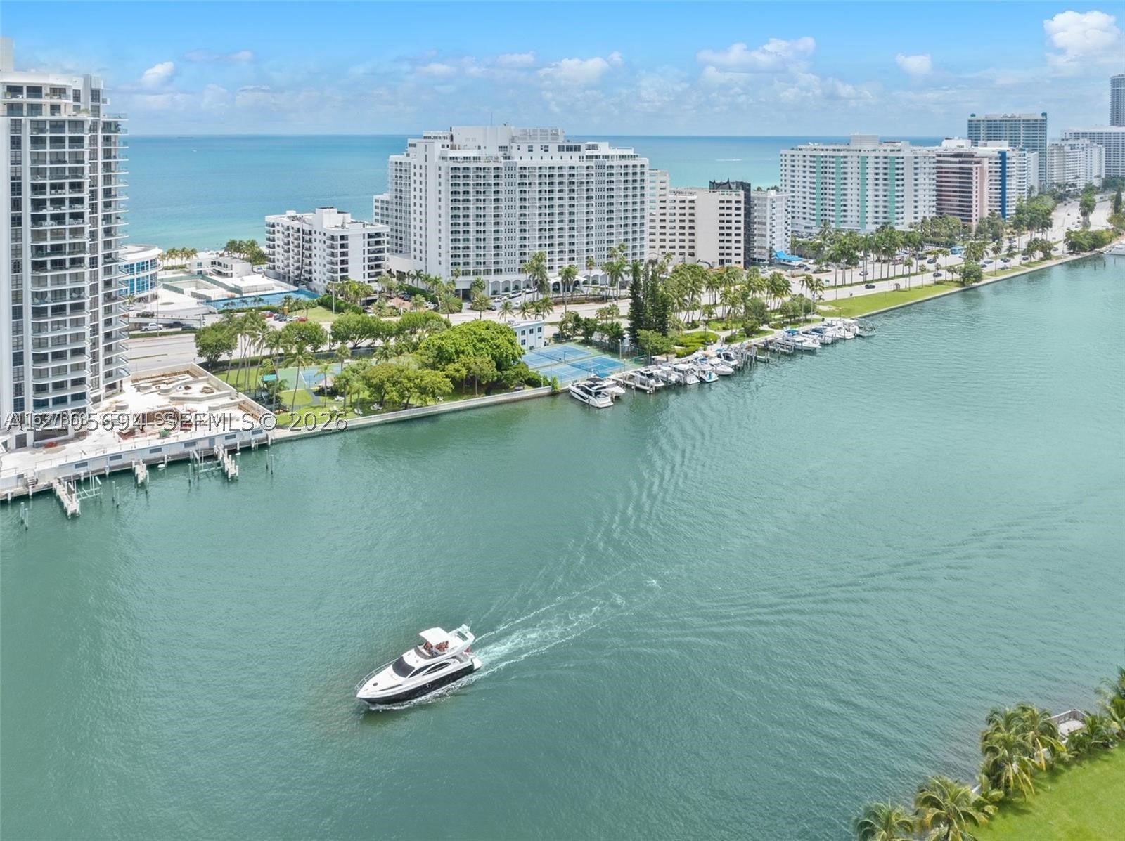5401 Collins Ave 807