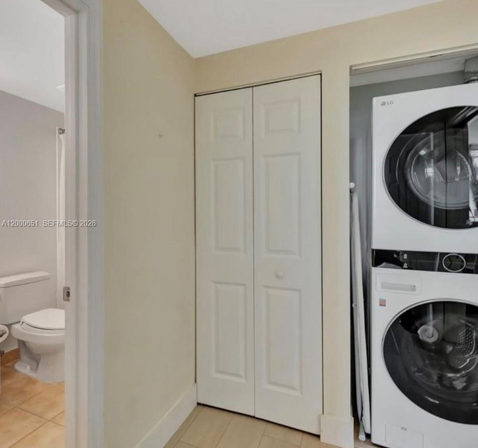 PUERTA DE PALMAS CONDO - Residential Lease