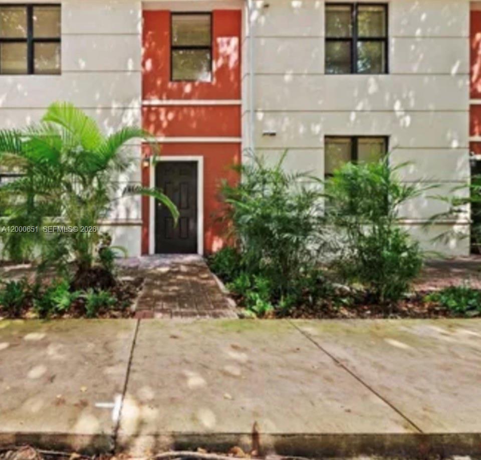 888 S Douglas Rd 917