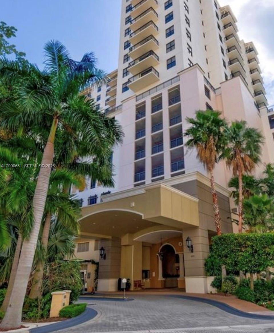 PUERTA DE PALMAS CONDO - Residential Lease