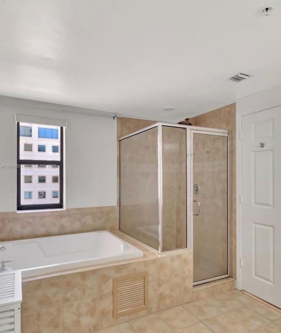 PUERTA DE PALMAS CONDO - Residential Lease