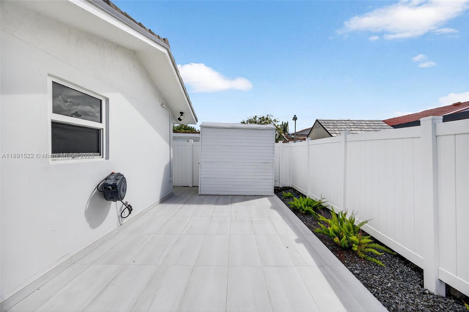 BIRD ESTATES - Residential Lease