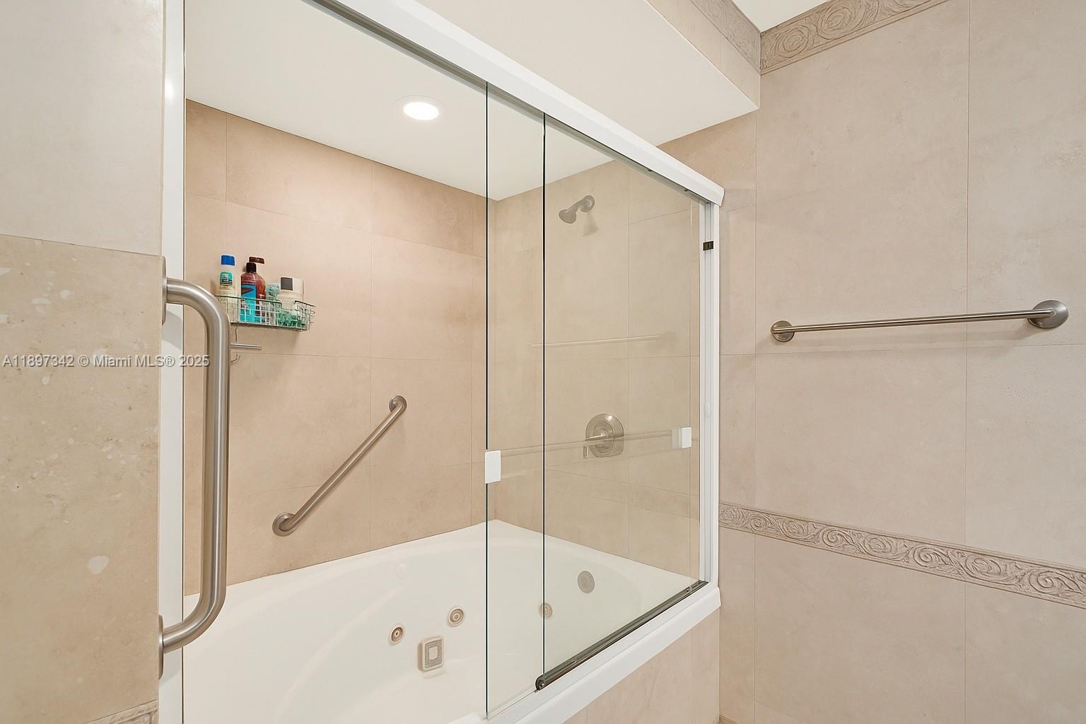 KINGS COURT WEST - Residential