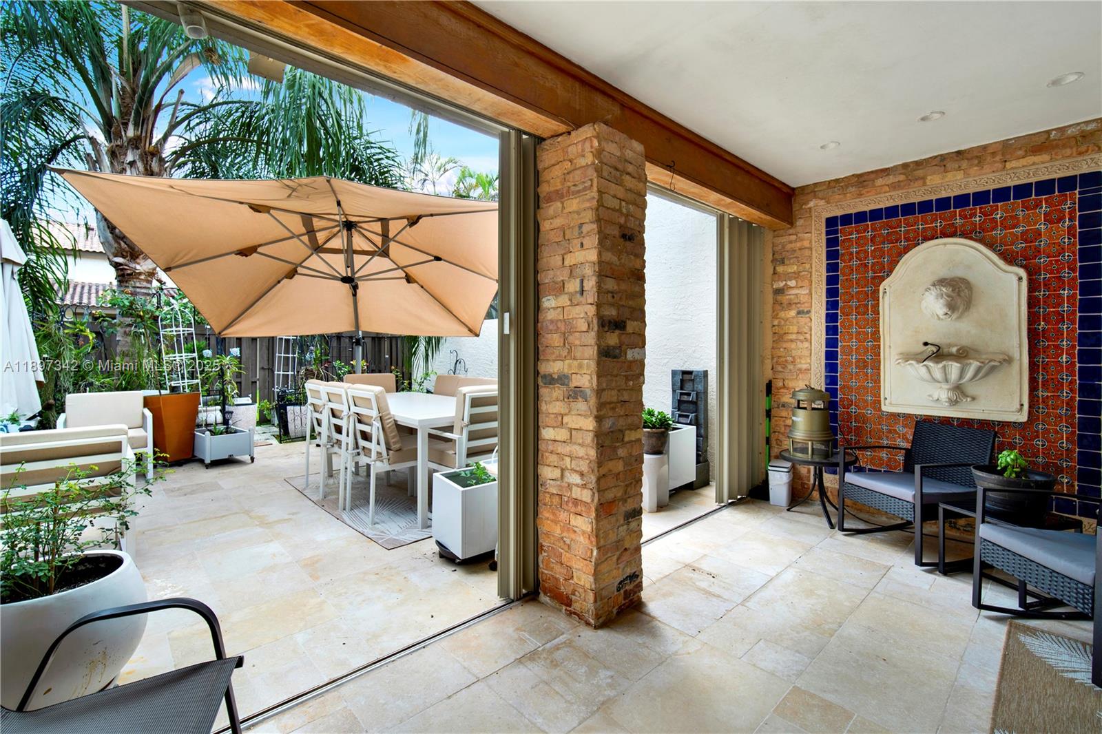 KINGS COURT WEST - Residential