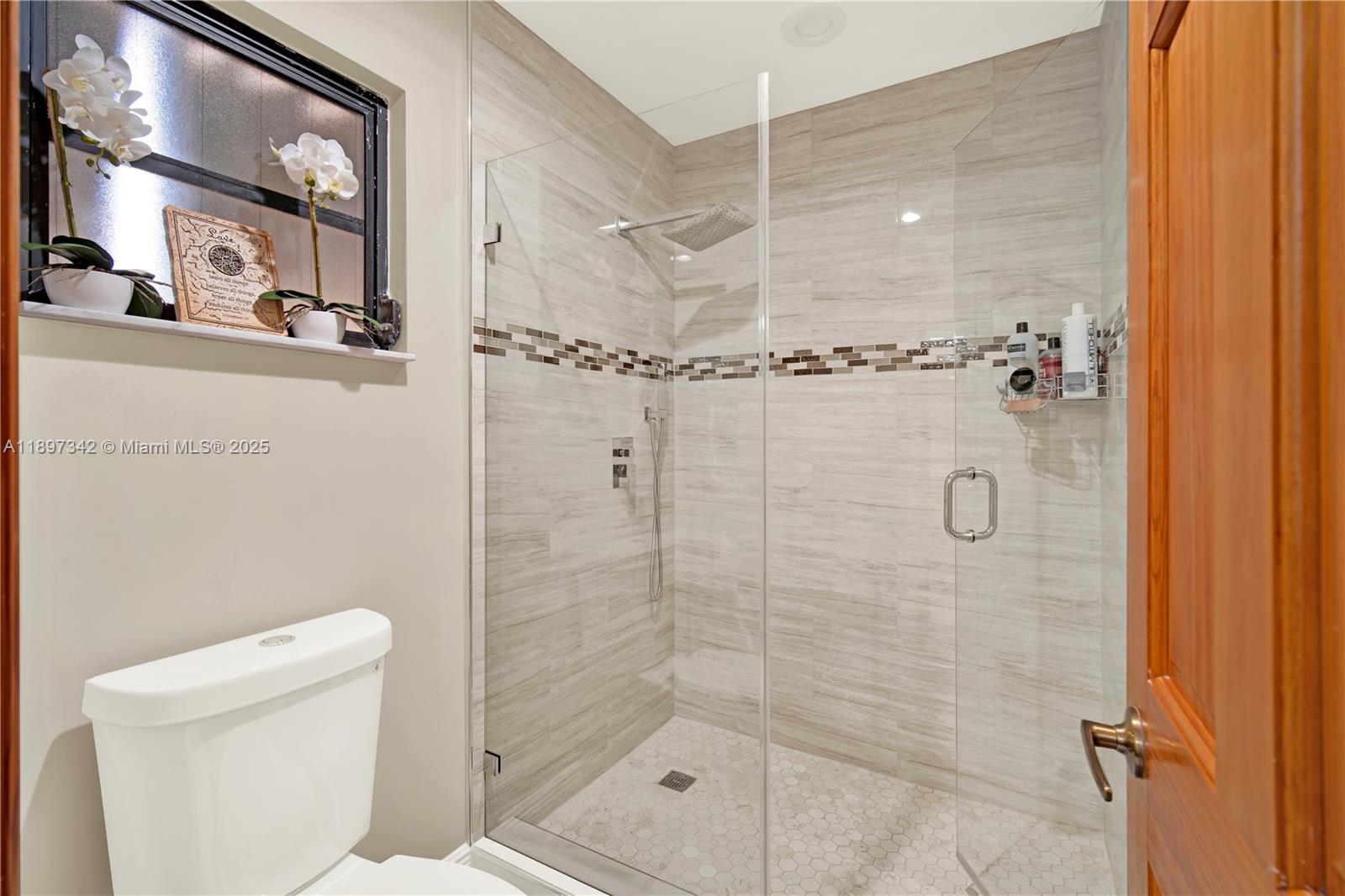 KINGS COURT WEST - Residential